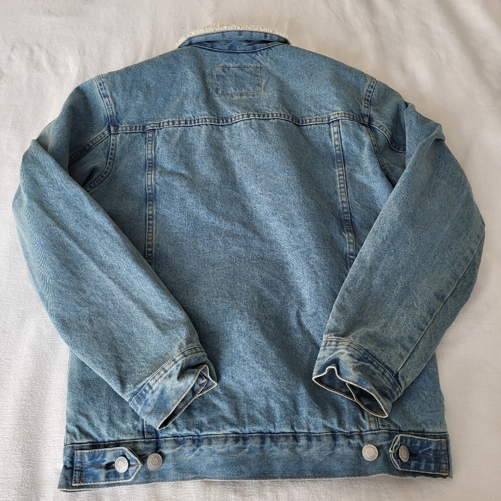 ZARA Light Denim Jacket with Cream Sherpa Lining - Picture 8 of 9